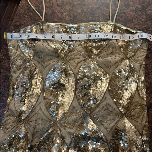Sequin hand-sewn on silk top - Picture 13 of 15